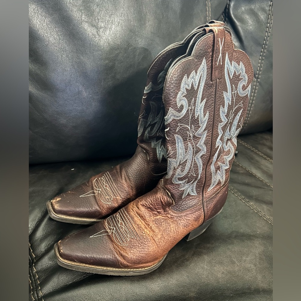 Twisted X Brown Western Cowboy Boots with Light Blue Thread Work